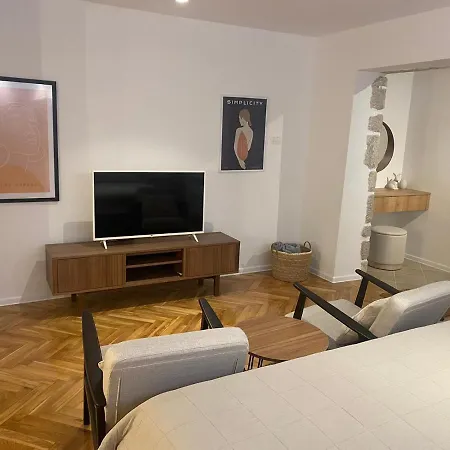 Nikval Apartment