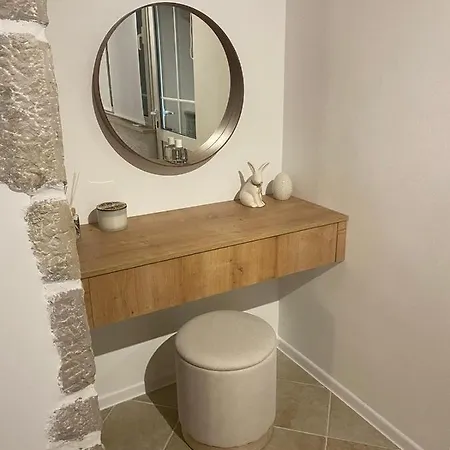 Nikval Apartment