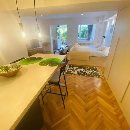 Apartment Nikval