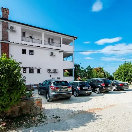Nikval * Rovinj